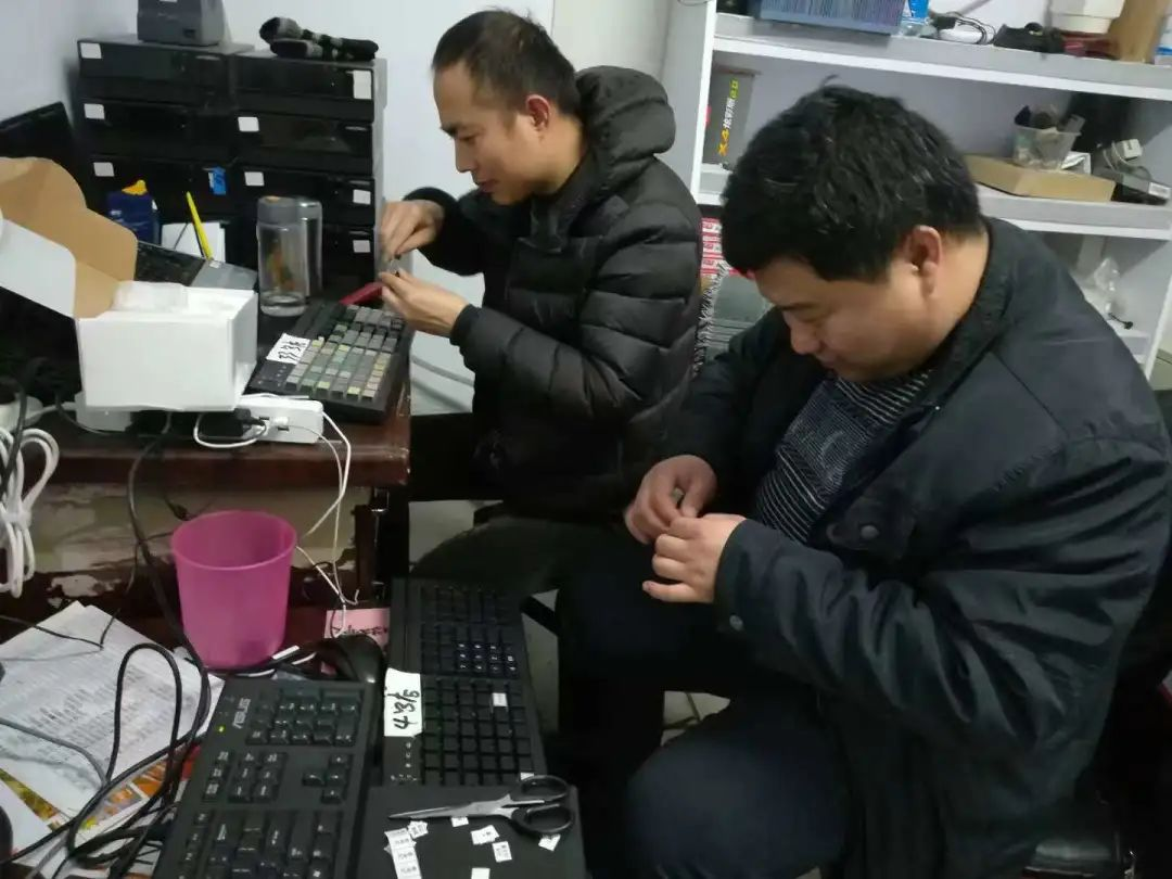 發(fā)揮特長服務(wù)一線 心有顧客助力經(jīng)營