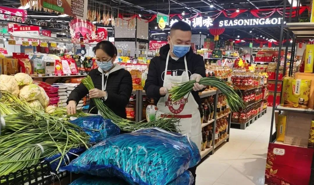 面對難題必須出手相助，因為我們是一家人！