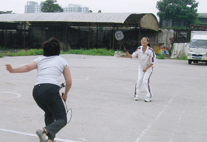 超市公司配送中心舉辦羽毛球比賽