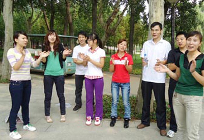 購物廣場通訊員達活泉采風(fēng)活動