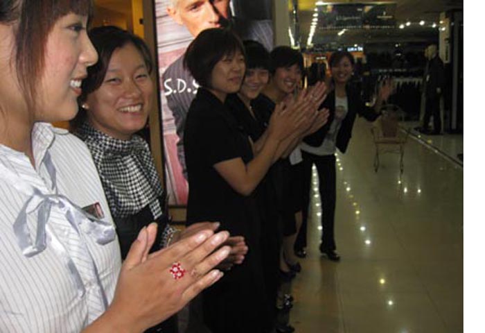 充分調(diào)整員工狀態(tài)，全面?zhèn)鋺?zhàn)黃金周