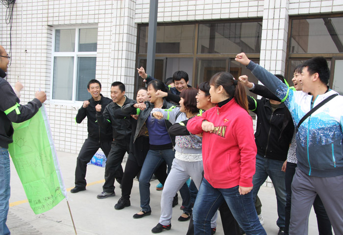 狹路相逢勇者勝——家電事業(yè)部組織開展精英拓展訓(xùn)練