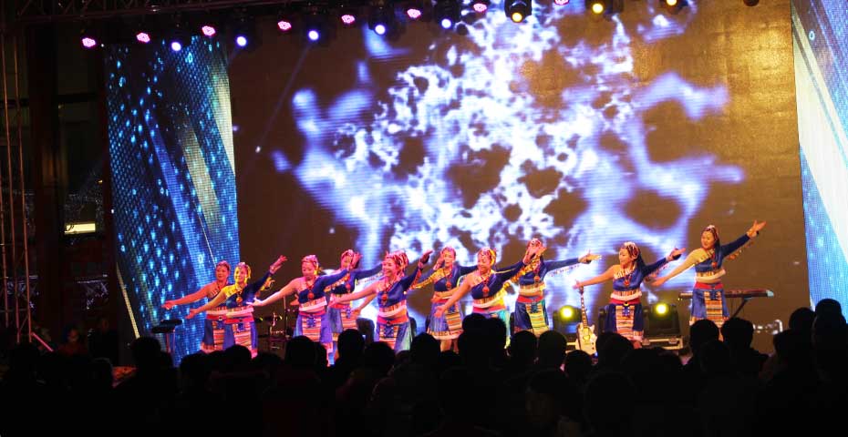 馬力全開，2014年跨年的鐘聲在這里敲響，家樂園和你一起實現新年愿望！